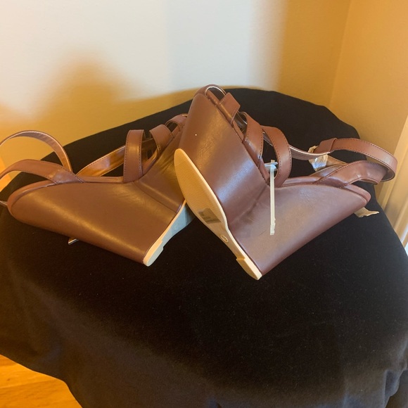 Just Fab Brown Strappy Wedge Sandal 7.5 - Picture 3 of 4